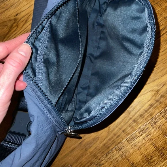 Lululemon belt bag – blue - Picture 2 of 2